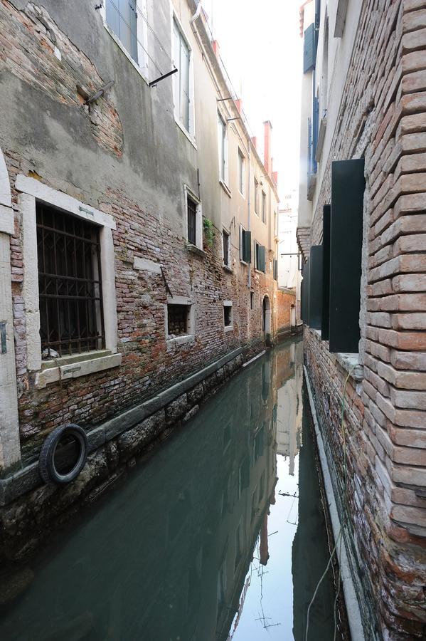 Uncharted Venice - Ca' Santa Croce Esterno foto